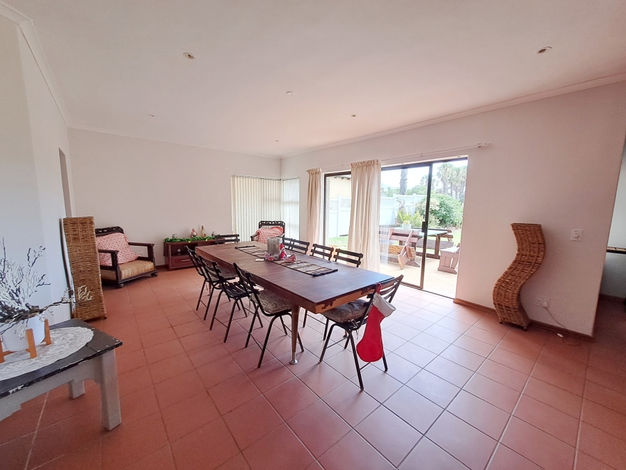 6 Bedroom Property for Sale in Greenways Golf Estate Western Cape